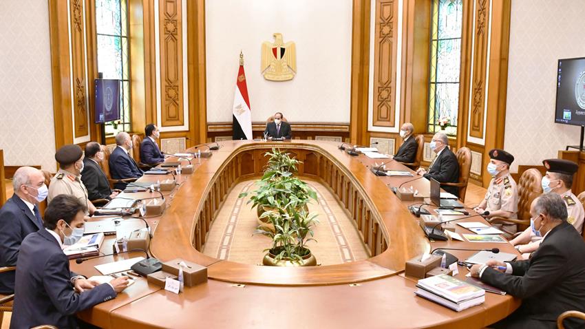 الرئيس عبد الفتاح السيسي يجتمع برئيس مجلس الوزراء وعدد من الوزراء والمسئولين- الرئيس عبد الفتاح السيسي يجتمع برئيس مجلس الوزراء وعدد من الوزراء والمسئولين-