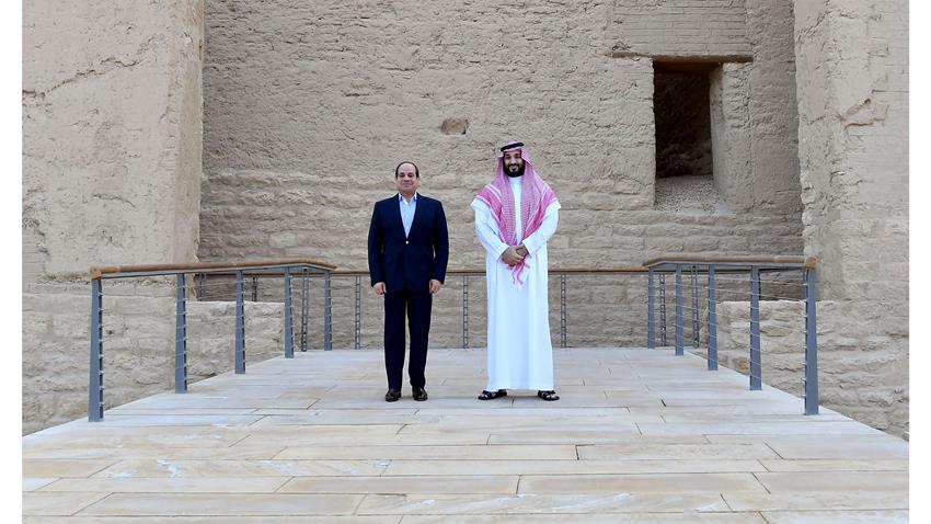 الرئيس عبد الفتاح السيسي يقوم بجولة تفقدية في حي الطريف التراثي بالعاصمة الرياض