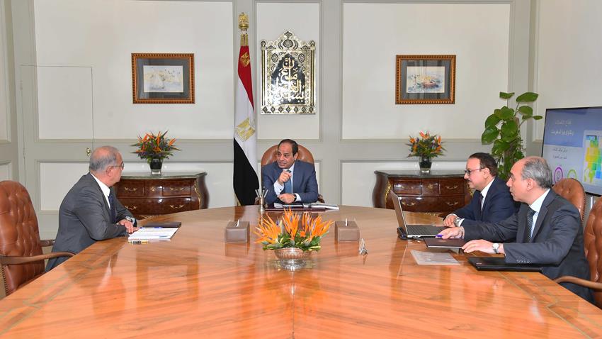 الرئيس عبد الفتاح السيسي يجتمع برئيس مجلس الوزراء ووزير الاتصالات وتكنولوجيا المعلومات