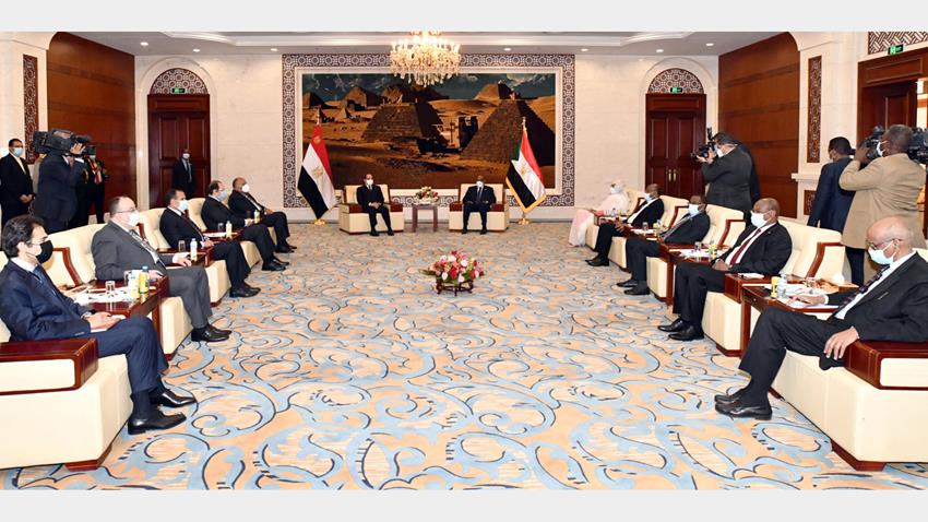 الرئيس عبد الفتاح السيسي يلتقي رئيس مجلس السيادة الانتقالي السوداني
