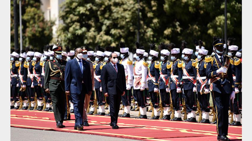 الرئيس عبد الفتاح السيسي يلتقي رئيس مجلس السيادة الانتقالي السوداني