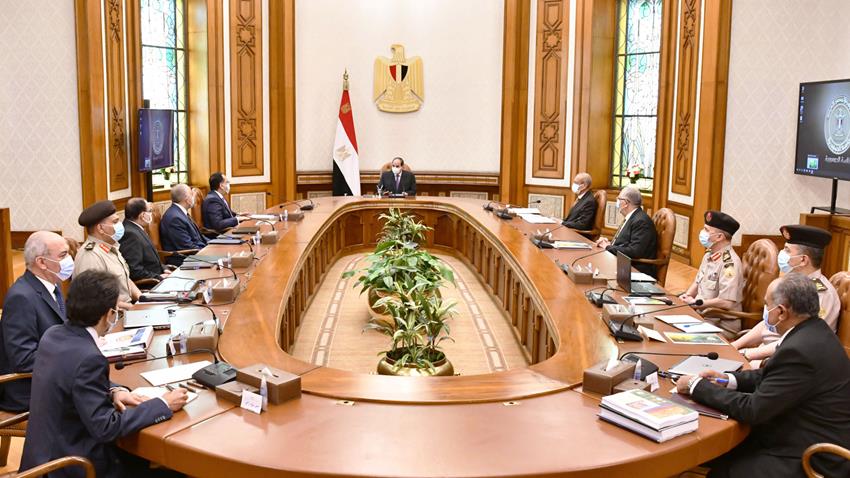 الرئيس عبد الفتاح السيسي يجتمع برئيس مجلس الوزراء وعدد من الوزراء والمسئولين-