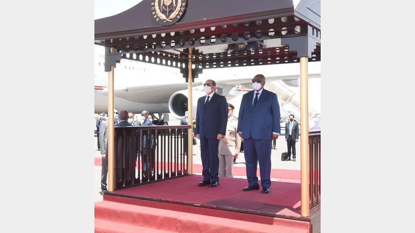 الرئيس عبد الفتاح السيسي يصل إلى دولة جيبوتي لعقد جلسة مباحثات ثنائية مع رئيس جيبوتي