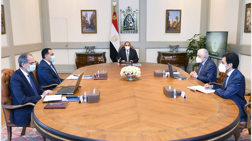الرئيس عبد الفتاح السيسي يجتمع مع رئيس مجلس الوزراء وعددًا من السادة الوزراء..