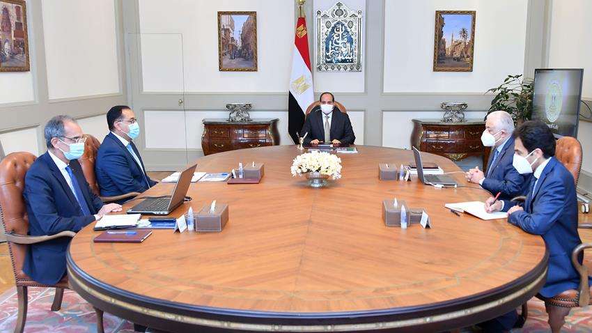الرئيس عبد الفتاح السيسي يجتمع مع رئيس مجلس الوزراء وعددًا من السادة الوزراء..