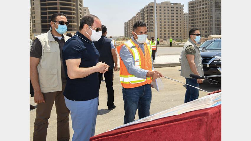 الرئيس عبد الفتاح السيسي يقوم بجولة تفقدية لمتابعة أعمال التطوير للطريق الدائري