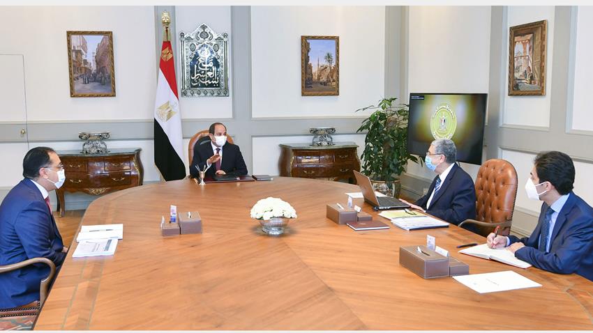 الرئيس عبد الفتاح السيسي يجتمع برئيس مجلس الوزراء ووزير الكهرباء والطاقة المتجددة-