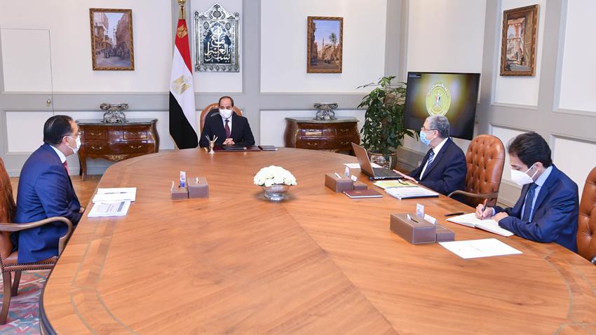 الرئيس عبد الفتاح السيسي يجتمع برئيس مجلس الوزراء ووزير الكهرباء والطاقة المتجددة-