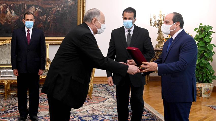 الرئيس عبد الفتاح السيسي يشهد أداء حلف اليمين للمستشار حسين مصطفى فتحي رئيسًا لهيئة قضايا الدولة