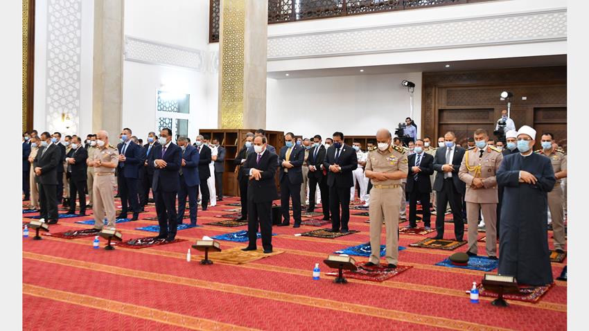 الرئيس عبد الفتاح السيسي يؤدي صلاة عيد الأضحى المبارك بمسجد "مالك الملك" بمدينة العلمين الجديدة