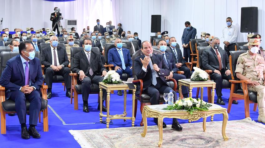 الرئيس عبد الفتاح السيسي يتفقد أعمال تطوير المحاور والطرق الجديدة بمحافظة الإسكندرية