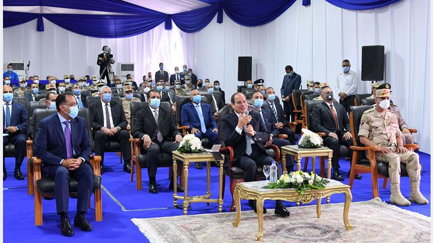 الرئيس عبد الفتاح السيسي يتفقد أعمال تطوير المحاور والطرق الجديدة بمحافظة الإسكندرية