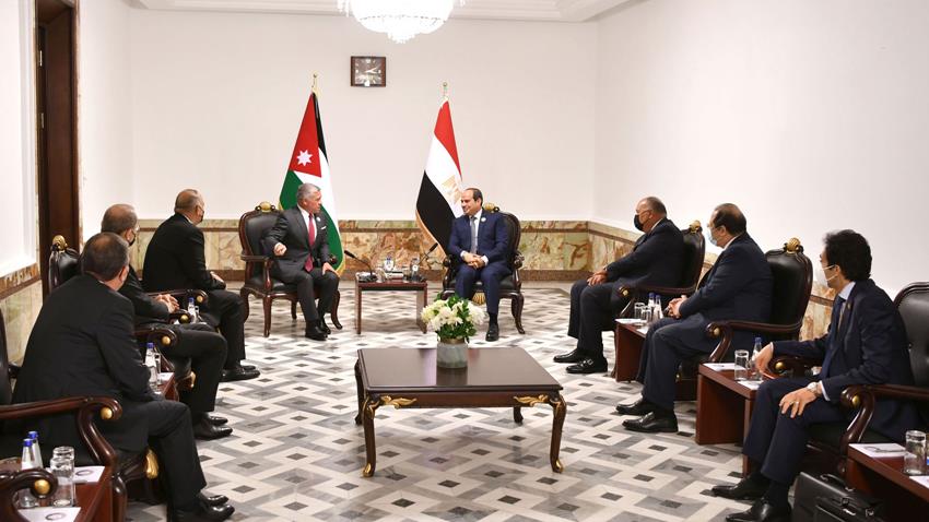 الرئيس عبد الفتاح السيسي يلتقي ملك المملكة الأردنية الهاشمية في العاصمة العراقية بغداد