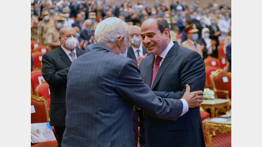 الرئيس عبد الفتاح السيسي يشهد الندوة التثقيفية الرابعة والثلاثين للقوات المسلحة