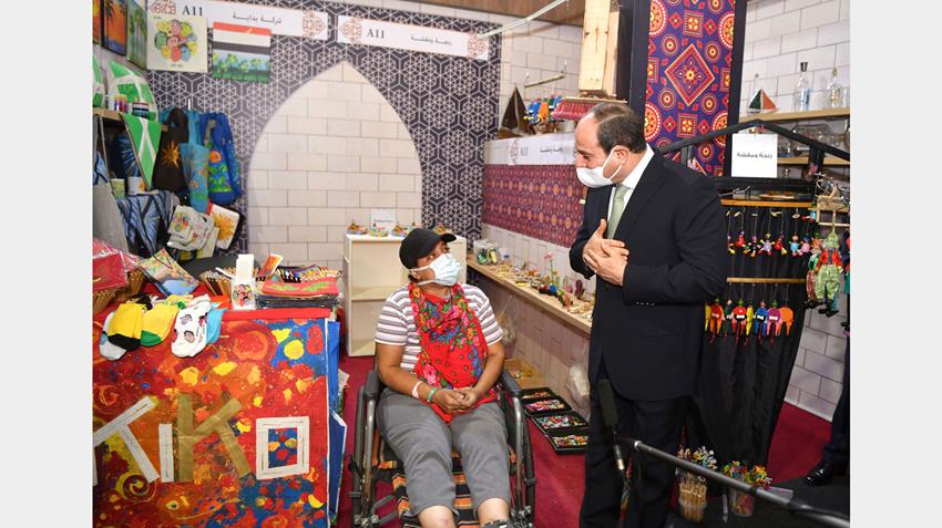 الرئيس عبد الفتاح السيسي يفتتح معرض تراثنا للحرف اليدوية والمنتجات التراثية