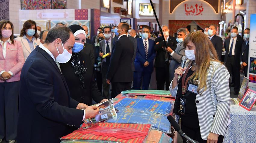 الرئيس عبد الفتاح السيسي يفتتح معرض تراثنا للحرف اليدوية والمنتجات التراثية