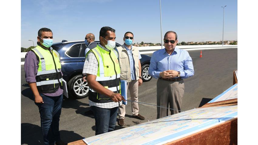 الرئيس عبد الفتاح السيسي يتفقد أعمال تطوير الطرق والمحاور الجديدة بالقاهرة الكبرى