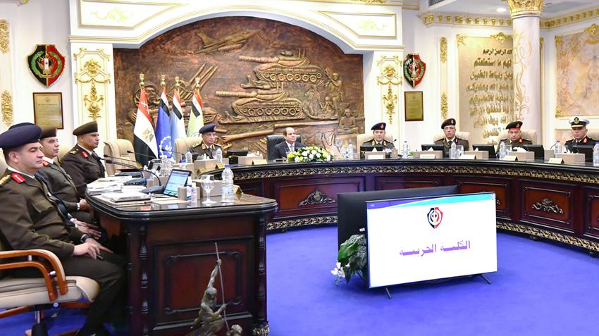 الرئيس عبد الفتاح السيسي يحضر اختبارات كشف الهيئة للطلبة الجدد المتقدمين للكليات والمعاهد العسكرية