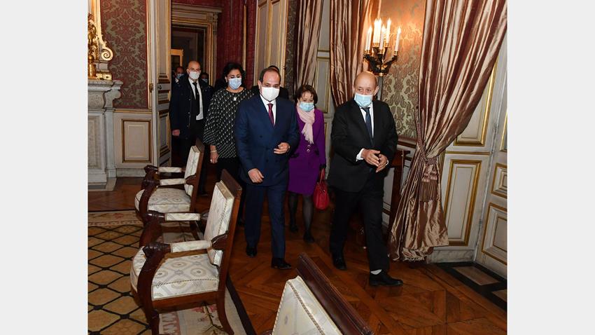 الرئيس عبد الفتاح السيسي يلتقي وزير الخارجية الفرنسي