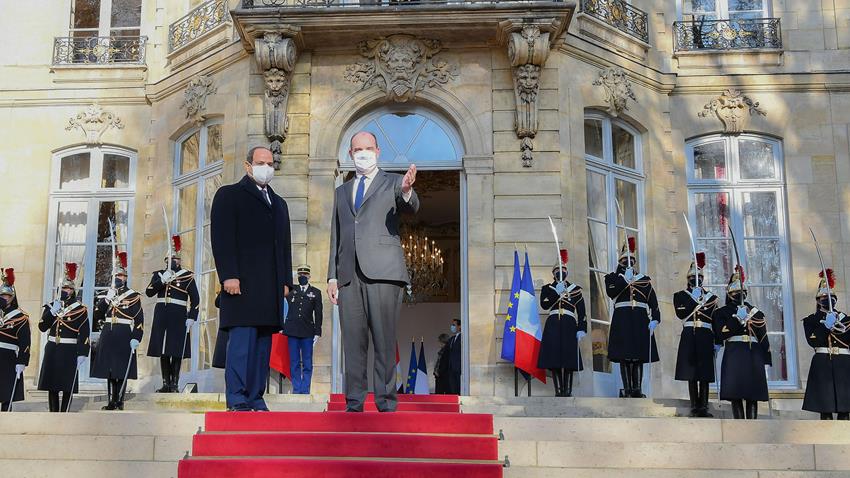 الرئيس عبد الفتاح السيسي يلتقي رئيس وزراء فرنسا