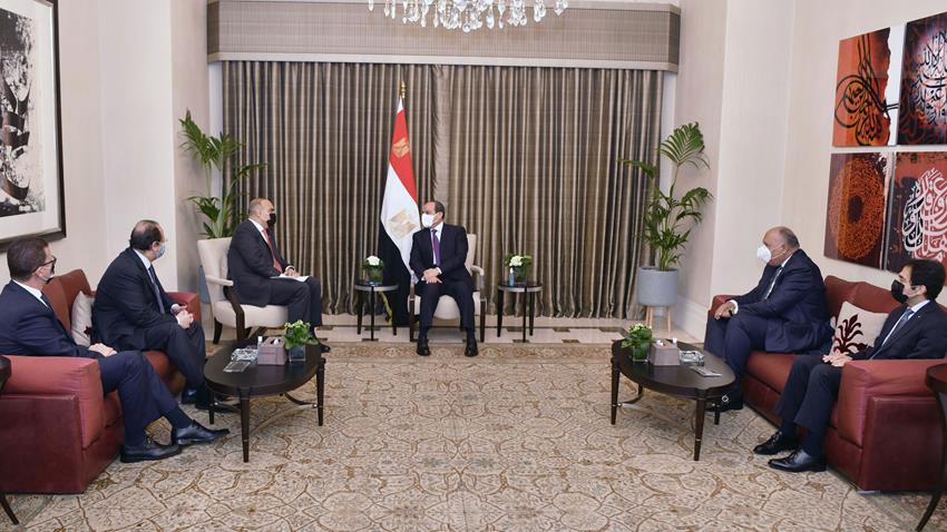 الرئيس عبد الفتاح السيسي يلتقي رئيس الوزراء الأردني