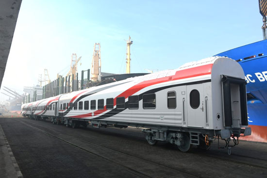 وزير النقل يعلن وصول 22 عربة سكة حديد روسية جديدة للركاب ميناء الإسكندرية