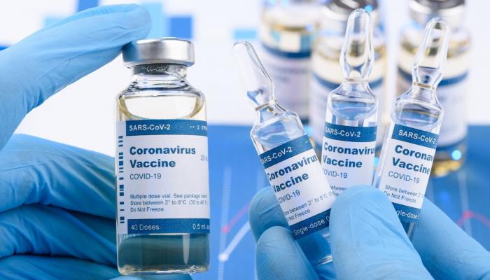 الصحة: لقاح كورونا يقى من الإصابة بالفيروس بنسبة 86% الصحة: لقاح كورونا يقى من الإصابة بالفيروس بنسبة 86%