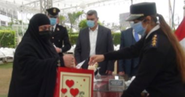 الداخلية تكرم أمهات وزوجات الشهداء فى أندية الشرطة بالمحافظات الداخلية تكرم أمهات وزوجات الشهداء فى أندية الشرطة بالمحافظات