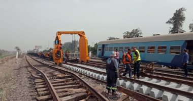 وزير النقل ومحافظ القليوبية يتابعان إحلال وتجديد قضبان موقع حادث قطار طوخ