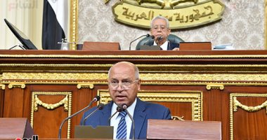 وزير النقل: "طلبت من الرئيس 200 عربية قلاب قالى هات 1000" وزير النقل: "طلبت من الرئيس 200 عربية قلاب قالى هات 1000"