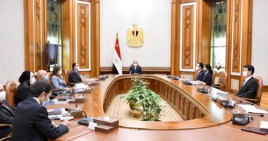 الرئيس السيسى يجتمع بالخبراء اليابانيين المشرفين على منظومة المدارس اليابانية الرئيس السيسى يجتمع بالخبراء اليابانيين المشرفين على منظومة المدارس اليابانية