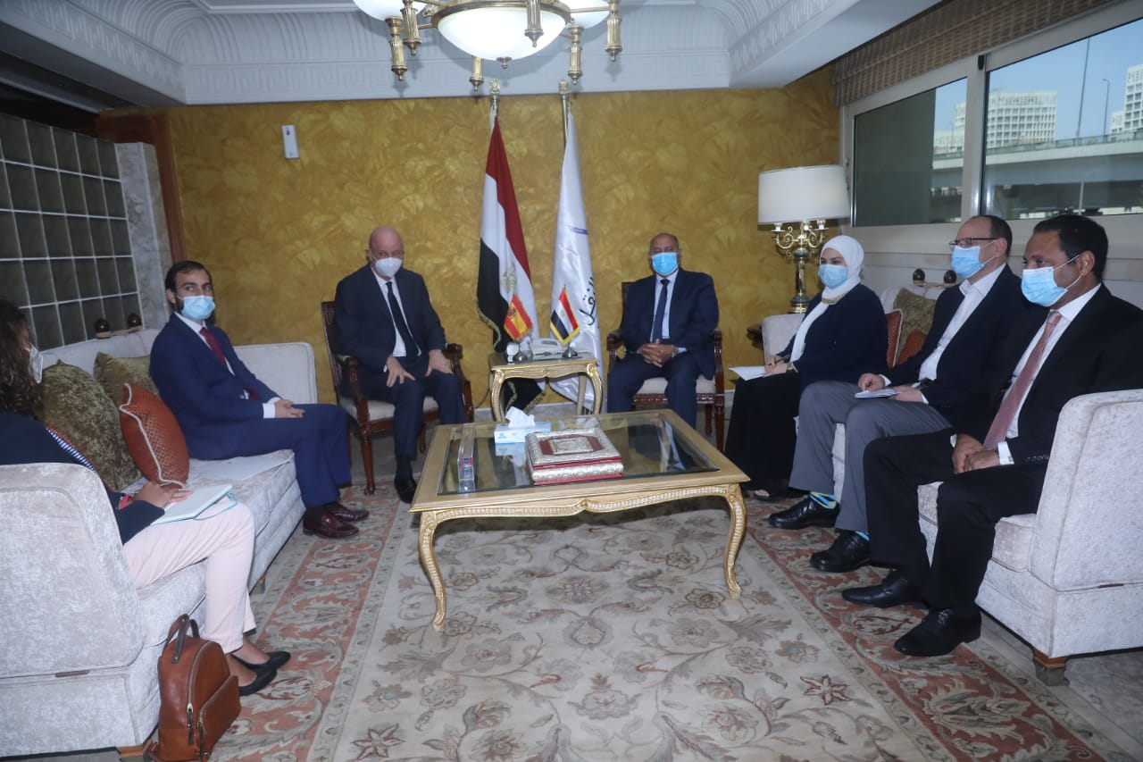 السفير الإسباني بالقاهرة: وزارة النقل المصرية من أكبر الوزارات الجاذبة للاستثمار في العالم السفير الإسباني بالقاهرة: وزارة النقل المصرية من أكبر الوزارات الجاذبة للاستثمار في العالم