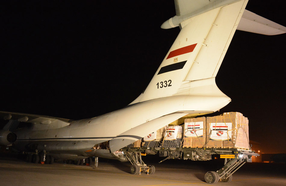 تنفيذا لتوجيهات الرئيس السيسي.. مصر تواصل إرسال المساعدات الطبية لتونس