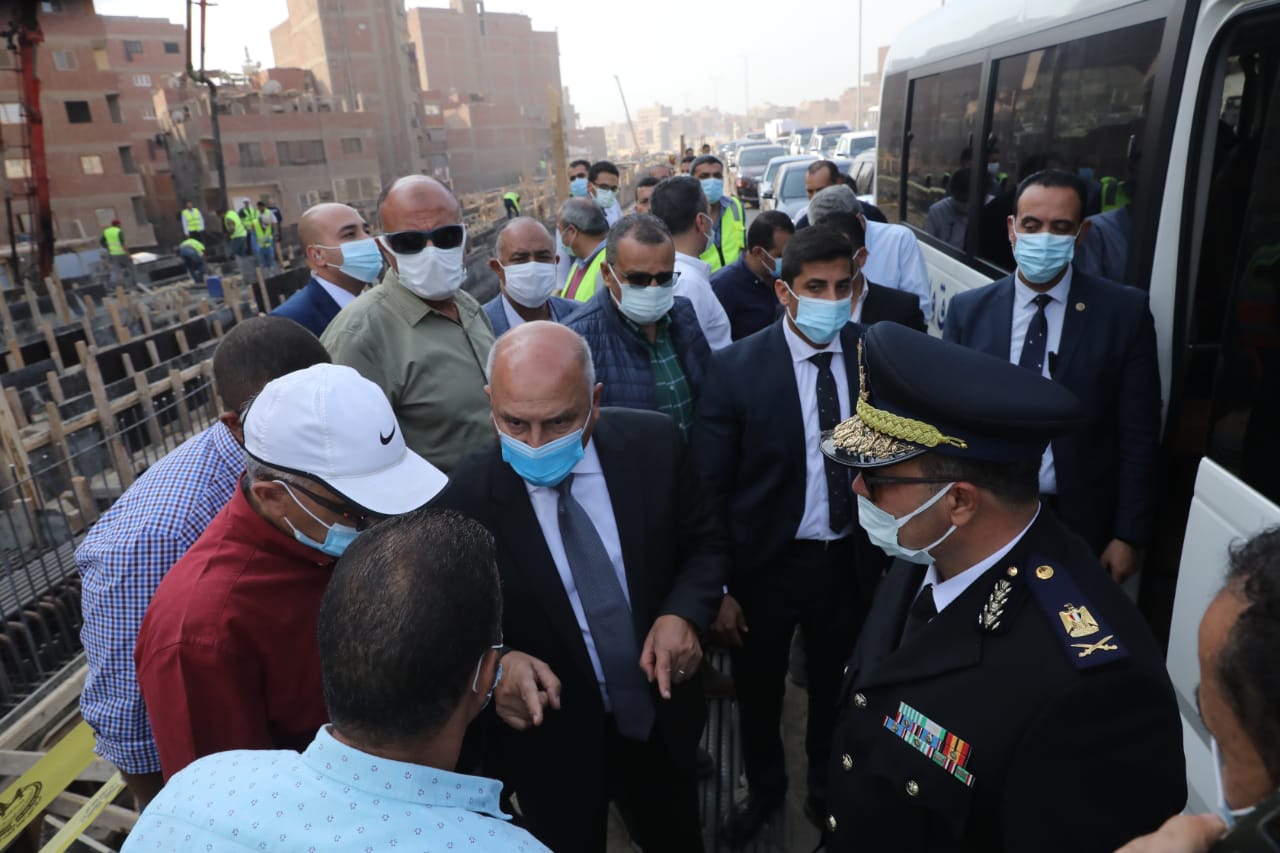 وزير النقل يوجه بسرعة الانتهاء من أعمال ربط محور الزمر بالطريق الدائري