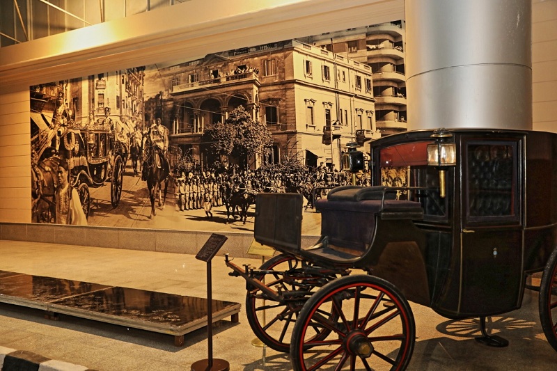 احتفالًا بمرور عام على افتتاحه.. متحف المركبات الملكية ينظم معرضًا مؤقتًا للصور النادرة