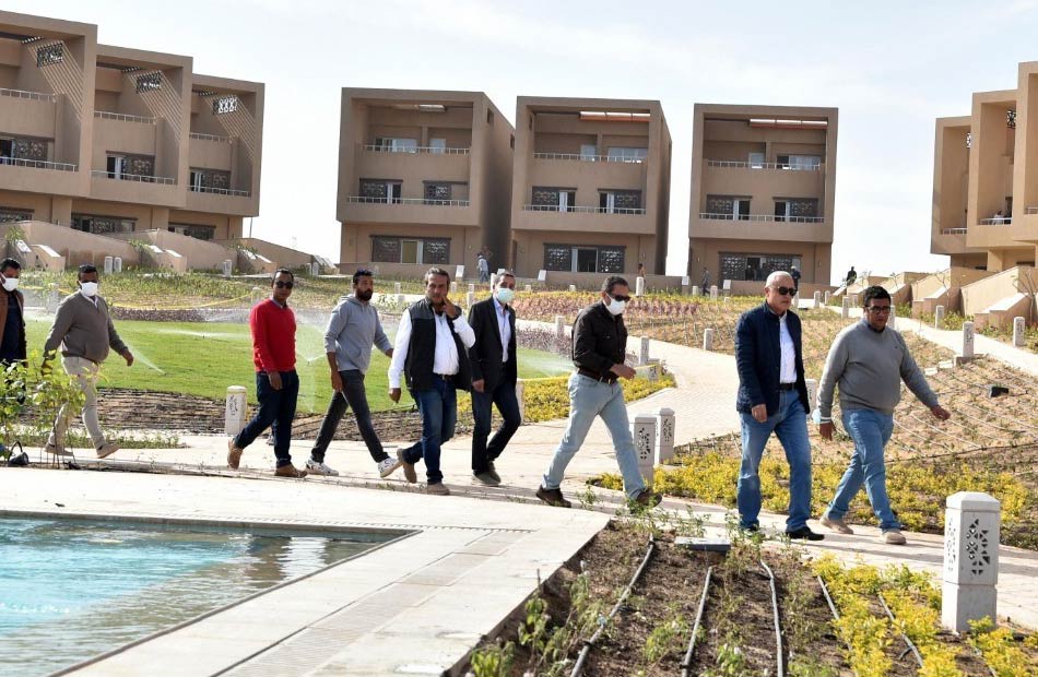 مسئولو "الإسكان" يتفقدون مشروعات مدينة أسوان الجديدة