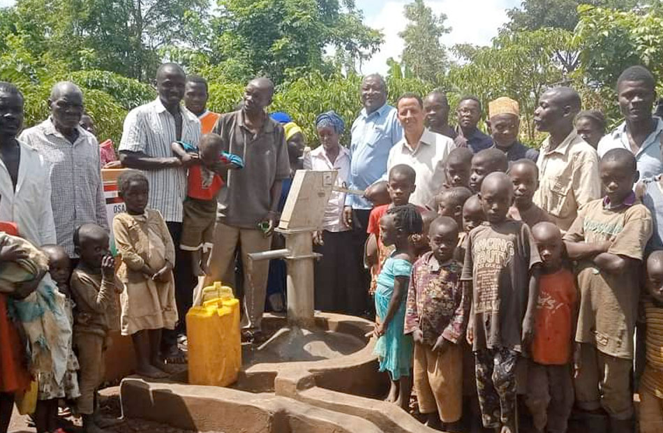 مبادرة لإنشاء آبار المياه الجوفية في المناطق الأوغندية المحرومة بجانب الدعم الحكومي