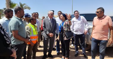 محافظ جنوب سيناء يتابع أعمال تطوير كورنيش قرية الجبيل بطور سيناء