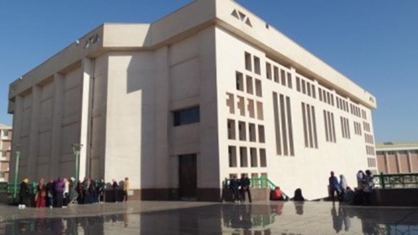 مجمع المدرجات وقاعة المؤتمرات بجامعة سوهاج