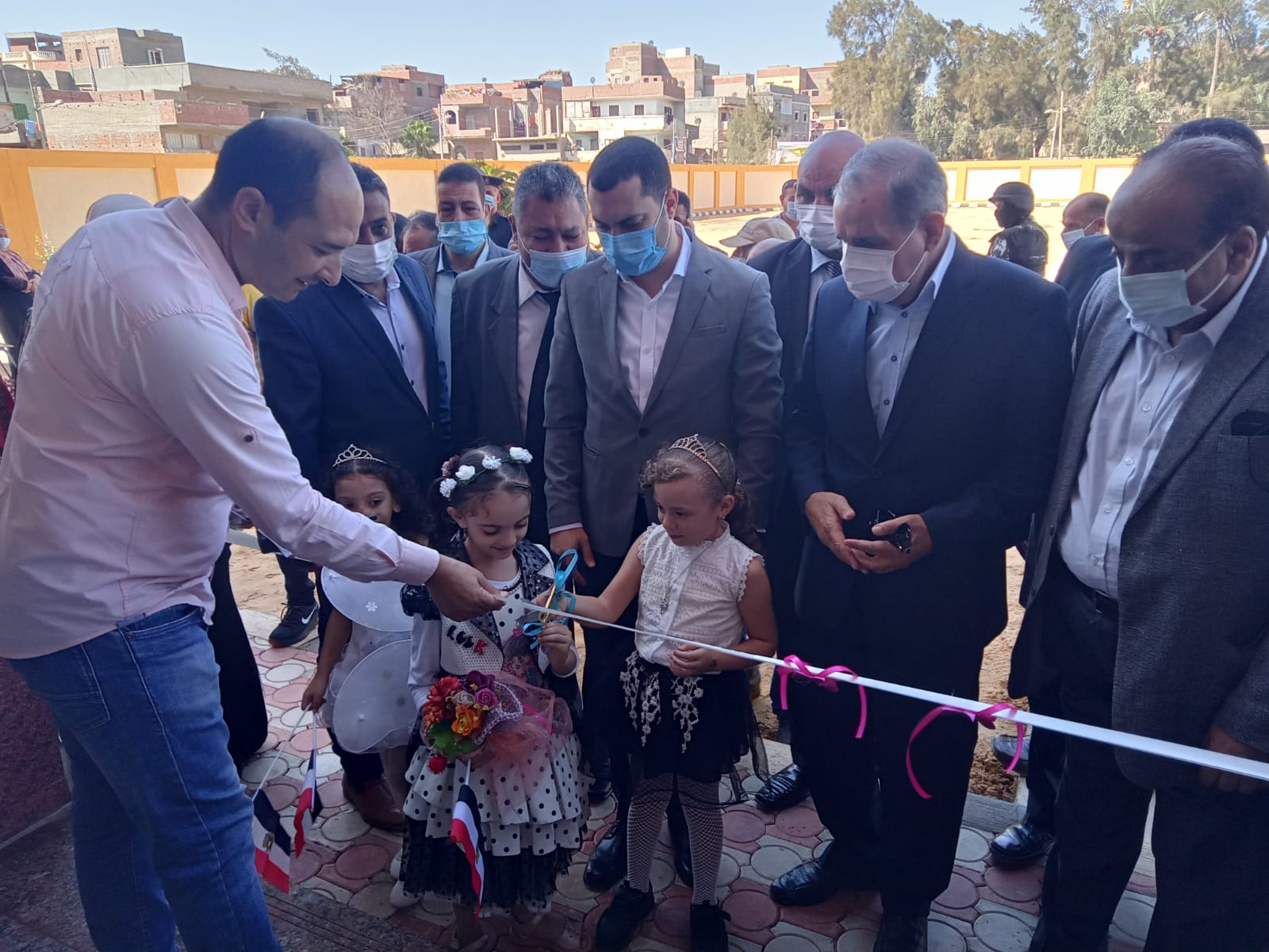 مدرسة قبريط الرسمية لغات