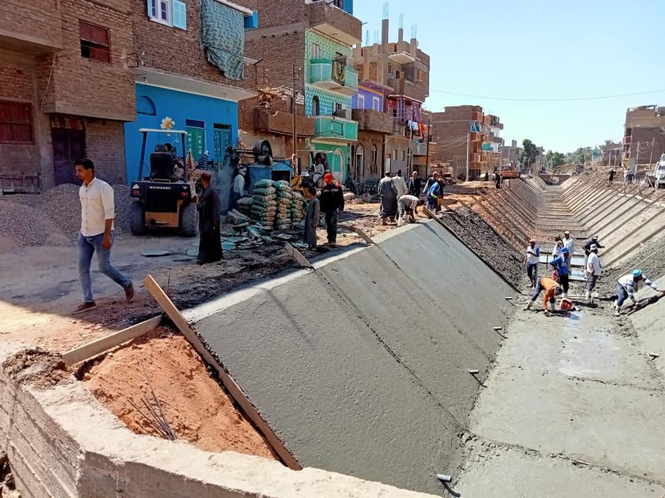 تبطين ترعة ساحل الرمادى قبلى بطول 10.4 كم