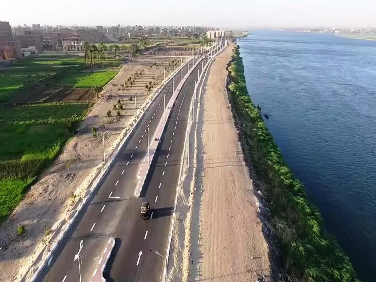 طريق كورنيش النيل بمدينة المنشاة بسوهاج
