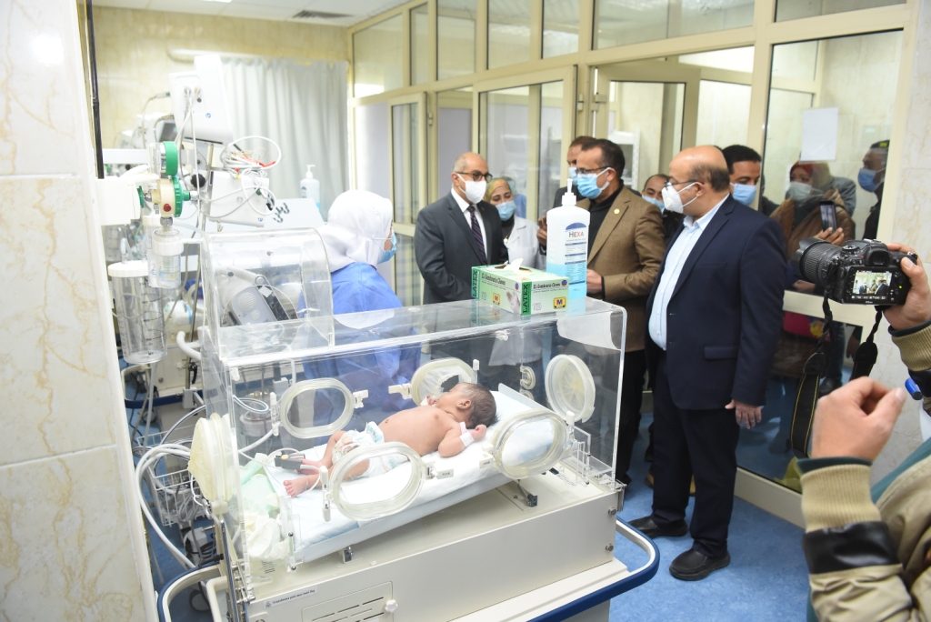 وحدة العناية المركزة للأطفال حديثى الولادة بمستشفى جامعة أسيوط الجديدة