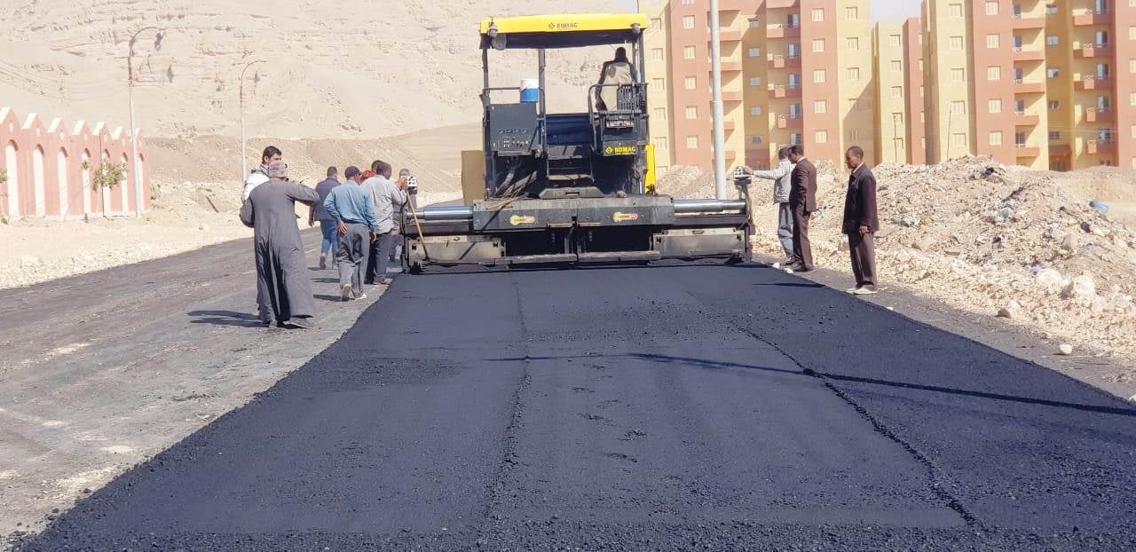 رصف شارع المدرسة المشتركة بإيتاي البارود