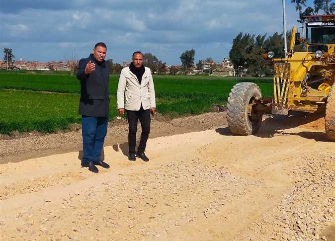 رصف طريق الجوايشة أبومندور المندورة بكفر الشيخ