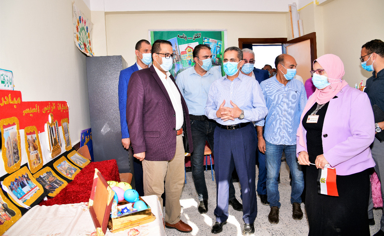مدرسة اللواء العزب محمود سعد بقرية كفر ابرى