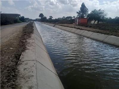 تبطين ترعة العزيمة بقرية التحدى -البحيرة